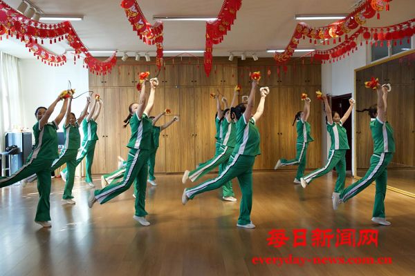 凉山州委老干部局到布拖县调研老干部工作