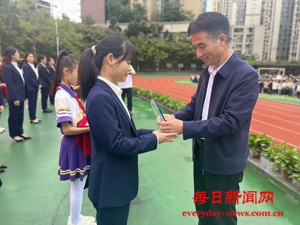 守质量根基 树榜样力量——通江县第六小学