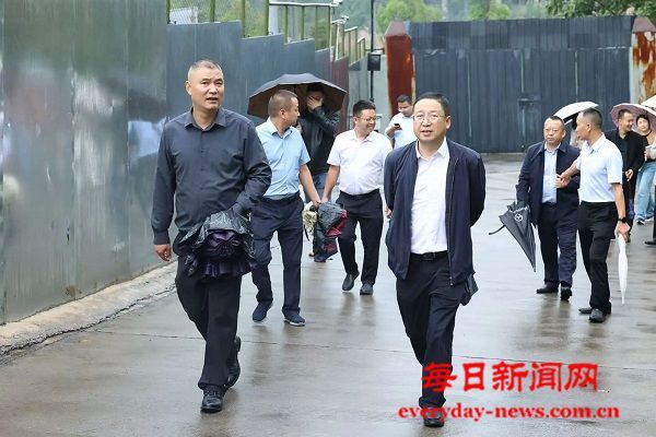 校际交流促发展 携手共进启新程——仪陇职