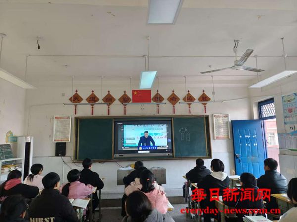 恩阳区教科局“五心”教育暨“向阳花开·生